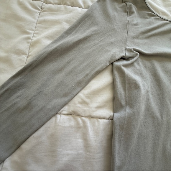 Intimately FP Gray Open Back Long Sleeve Top Size M/L - Picture 7 of 7